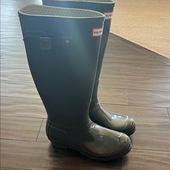 Hunter Shoes - Hunter Women's Original Tall Gloss Rain Boot in a dark slate